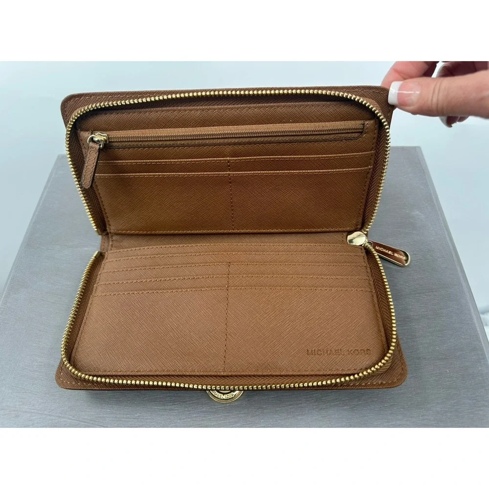 Michael Kors Hamilton Traveler  Zip Around Wallet  Brown Classic - Picture 4 of 10